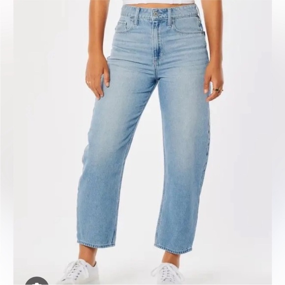 Hollister Denim - Hollister High Waisted Barrel Denim Light Wash Jeans 13L / 31